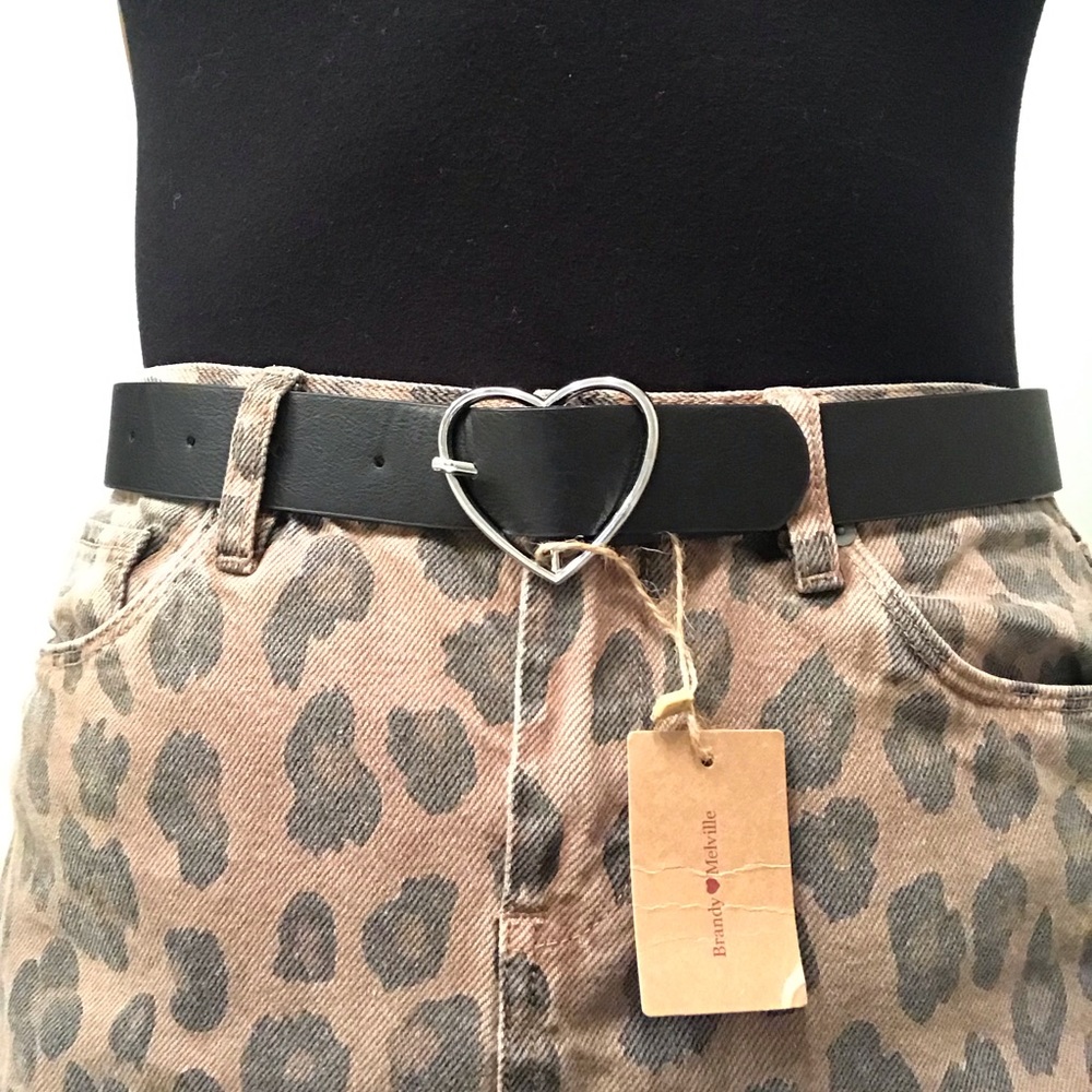 Brandy Melville heart black belt